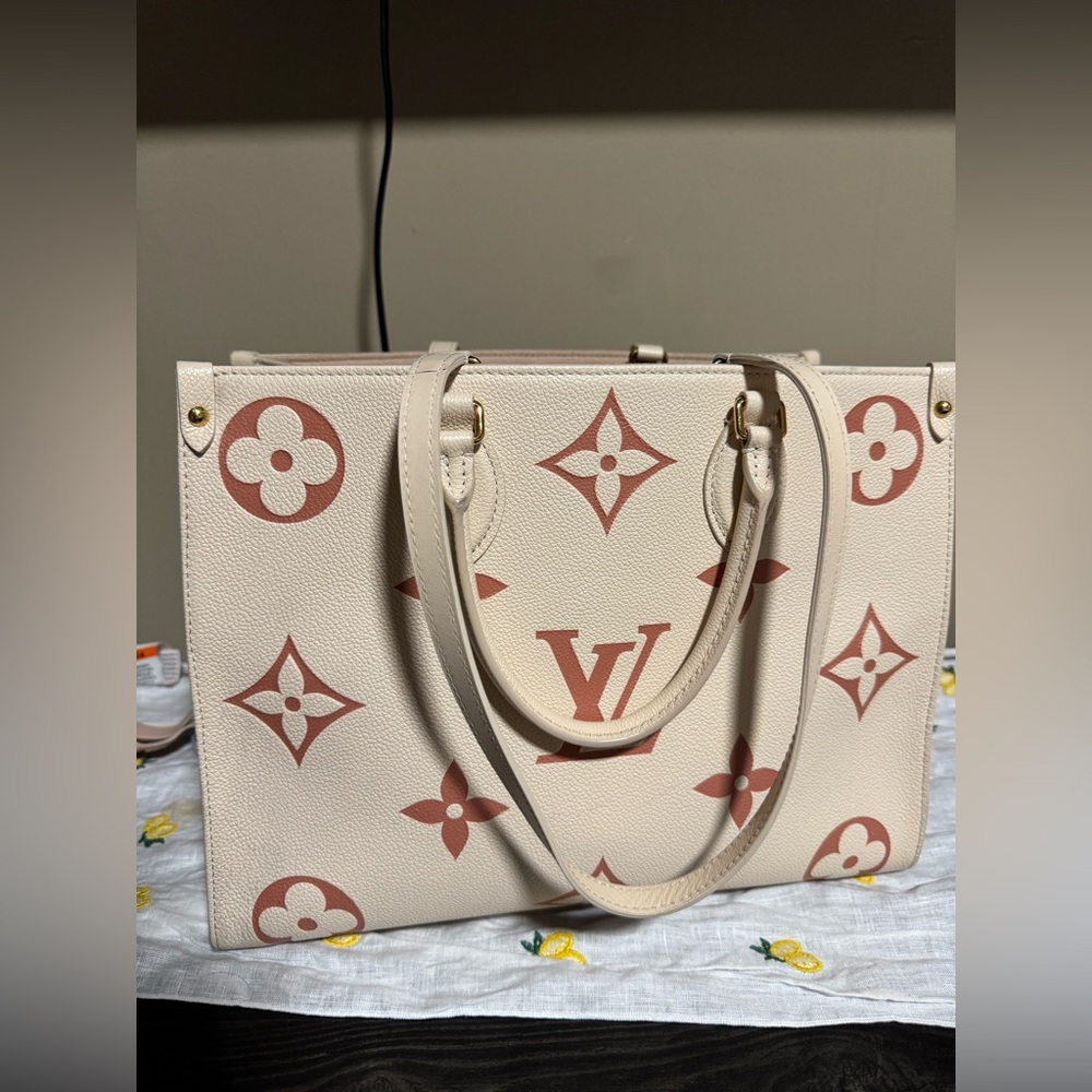 Cream & Brown Louis Vuitton Bag - Picture 1 of 15